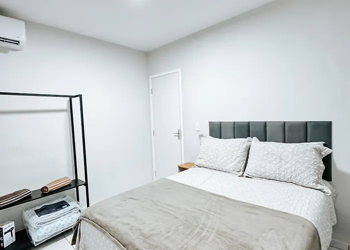 Novo Apto Em Condominio Fechado C/Ar E Elevador
